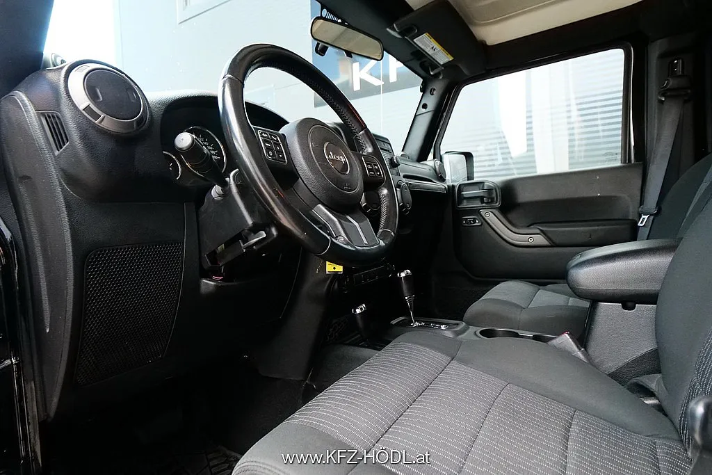 Jeep Wrangler Unlimited Sport 2,8 CRD Aut. Image 10