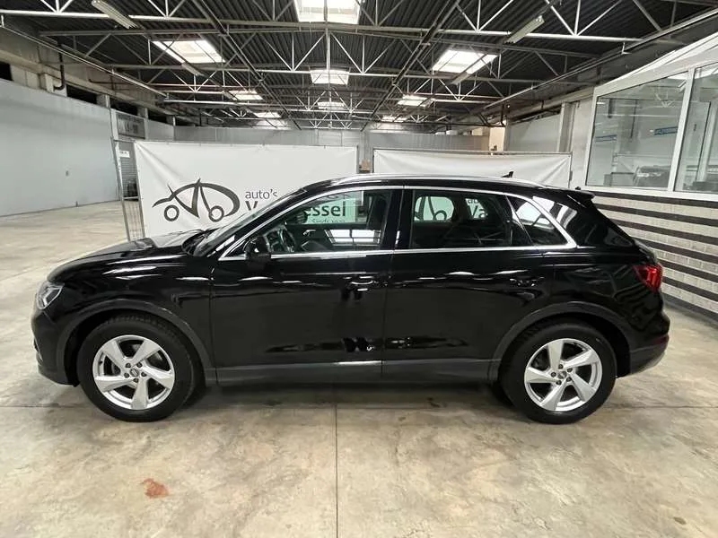 Audi Q3 Q3 35 TFSI S tronic advanced Image 2