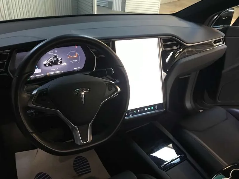 Tesla Model X 75 kWh Dual Motor *€ 33.000 NETTO* Image 13