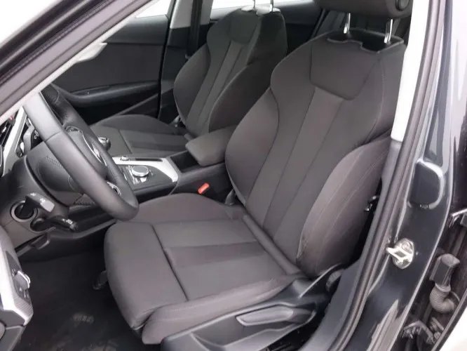 Audi A4 35 TFSi 150 Sport S-Line + GPS Plus + Virtual Cockpit + LED Lights Image 7