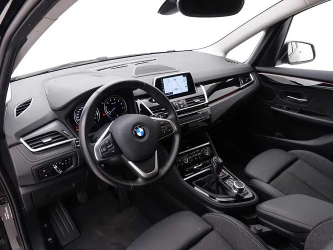 BMW 2 216i Gran Tourer Sport Line + GPS + LED Lights + Winter pack + Camera Image 9