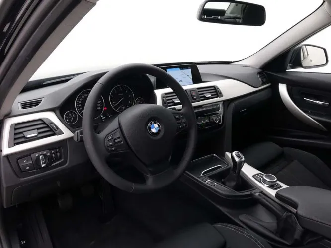 BMW 3 316d + GPS + LED Lights + Sport Seats + Winter Pack Image 8