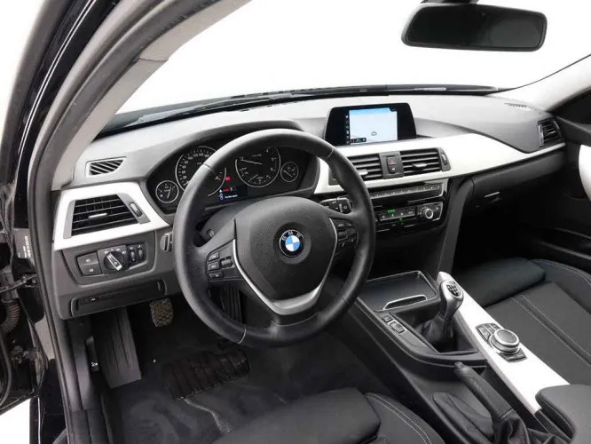 BMW 3 316d Touring Advantage + GPS + Sport Seats + LED + ALU19 Image 9