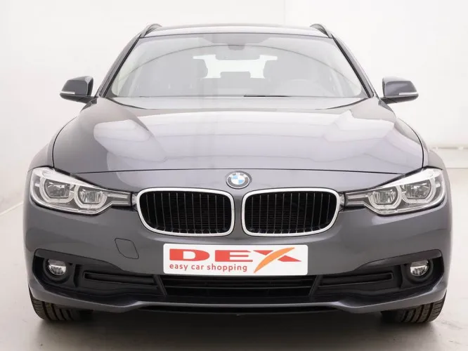 BMW 3 316d Touring + GPS + Sport Seats + Leder/Cuir + LED + ALU19 Image 2