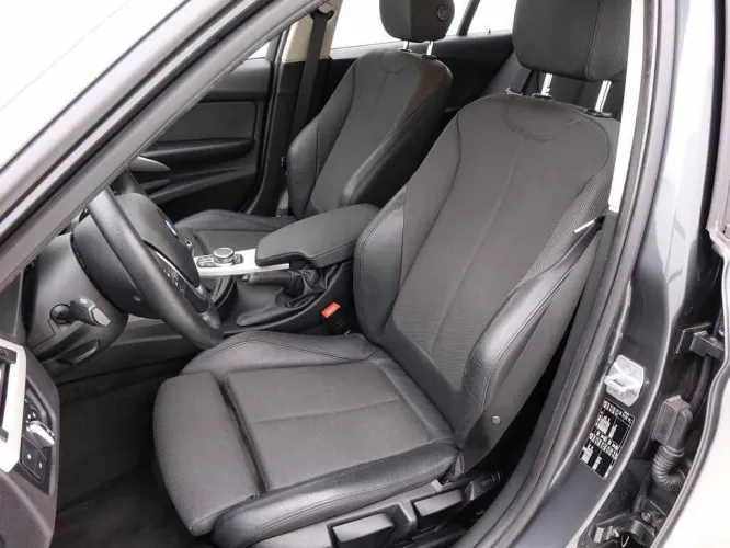 BMW 3 316d Touring + GPS + Sport Seats + Leder/Cuir + LED + ALU19 Image 8