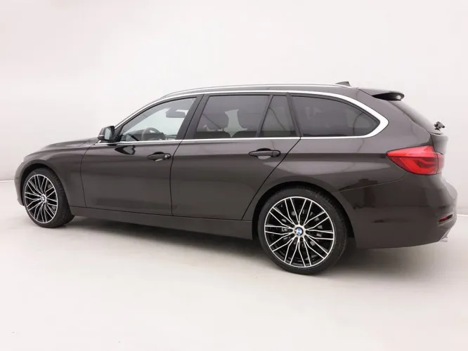 BMW 3 318d 150 Touring + GPS + Leder/Cuir Sport Seats + Camera Image 3