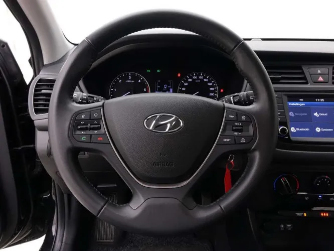 Hyundai I20 1.1 CRDi Twist Techno + GPS + ALU Image 10