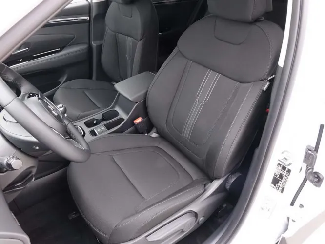 Hyundai Tucson 1.6 T-GDi 150 MHEV Feel Plus + GPS + Digital Super Vision + LED Lights + ALU18 Image 7