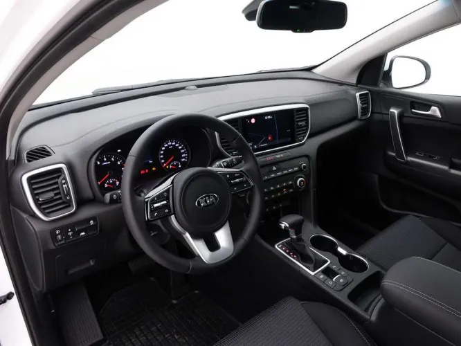 Kia Sportage 1.6 GDi 177 DCT Black Edition + GPS + Camera + LED Lights Image 8