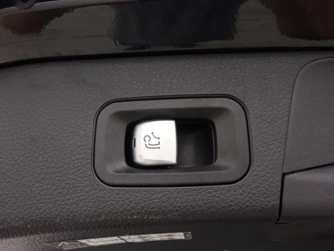 Mercedes-Benz C-Klasse C200d 136 Break Avantgarde + GPS + Leder/Cuir + LED Lights Image 8