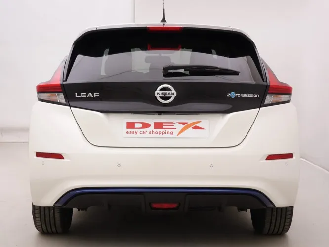 Nissan Leaf 40 kWh Tekna + GPS + LED Lights + ProPilot + 360Cam + Bose Image 5