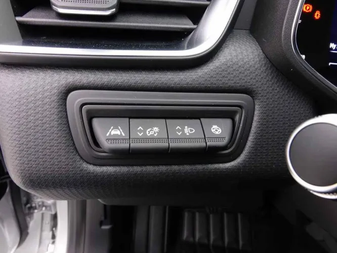 Renault Clio TCe 90 Intens + GPS + LED Lights + Winter + ALU17 Image 9