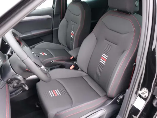 Seat Arona 1.0 TSi 110 FR + GPS + Virtual + Red Pack + Park Assist + Full LED Image 7