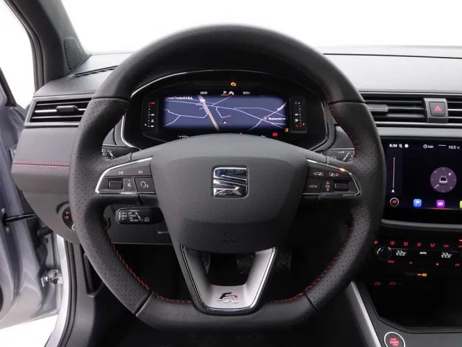 Seat Arona 1.0 TSi 110 FR + GPS + Virtual + Red Pack + Park Assist + Full LED Image 10