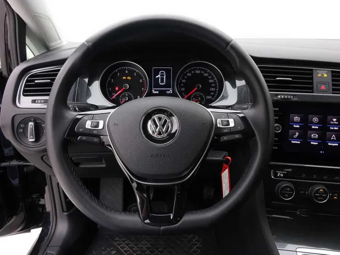 Volkswagen Golf 1.0 TSi Comfortline + GPS Image 10
