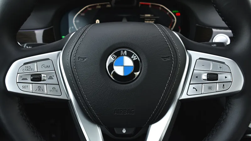 BMW 750 i xDrive Image 9
