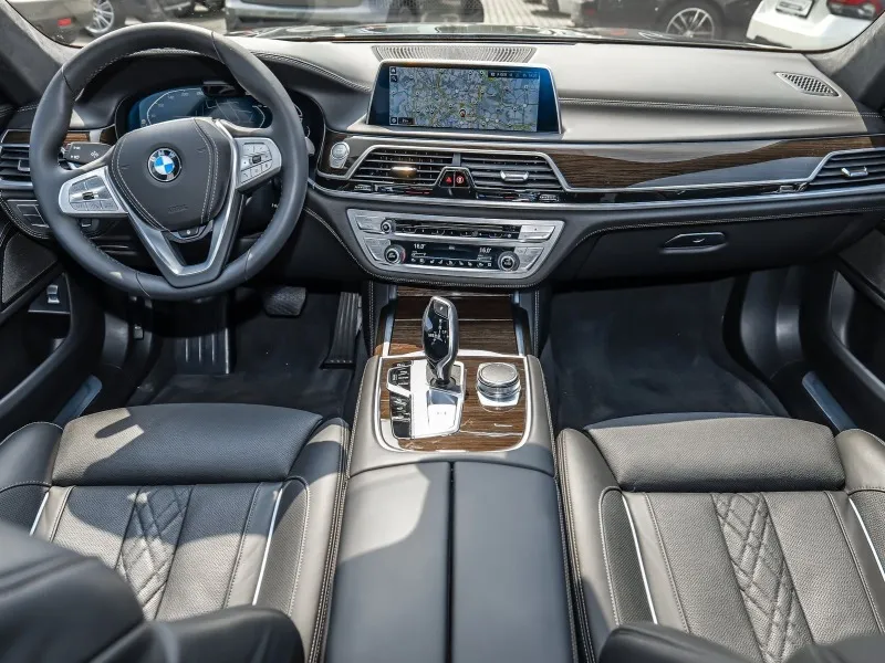 BMW 750 Li xDrive =Executive Drive Pro= SkyLoungе Гаранция Image 9