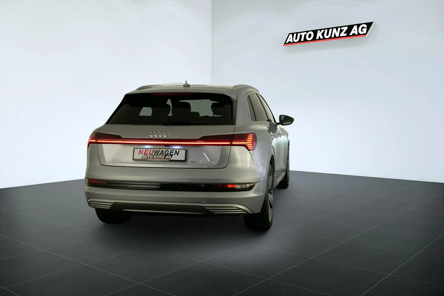 Audi e-tron 55 S-Line Advanced quattro EV Elektro Aut.  Image 4