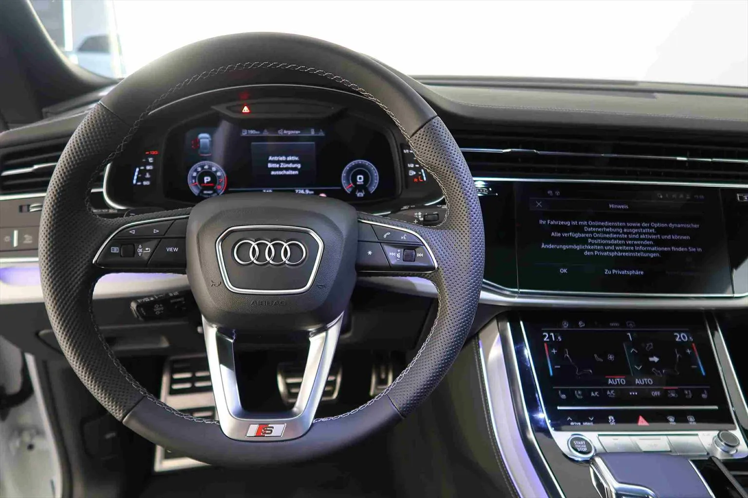 Audi Q8 55 TFSI MHEV quattro S-Line tiptronic Black Opt  Image 10