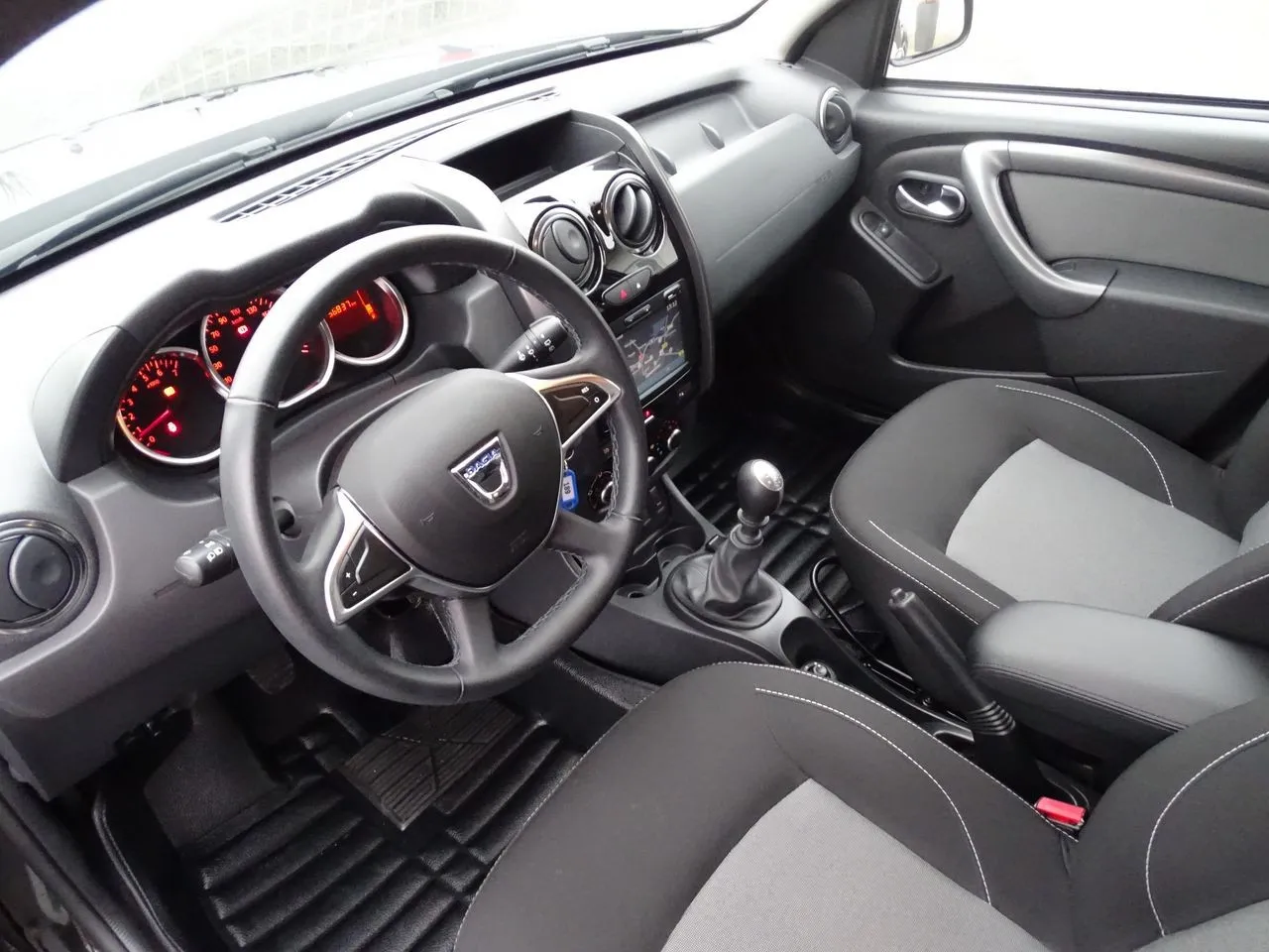 Dacia Duster 1.2 TCe 125 Prestige...  Image 9