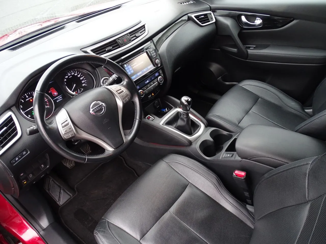 Nissan Qashqai 1.6 DIG-T Tekna...  Image 9