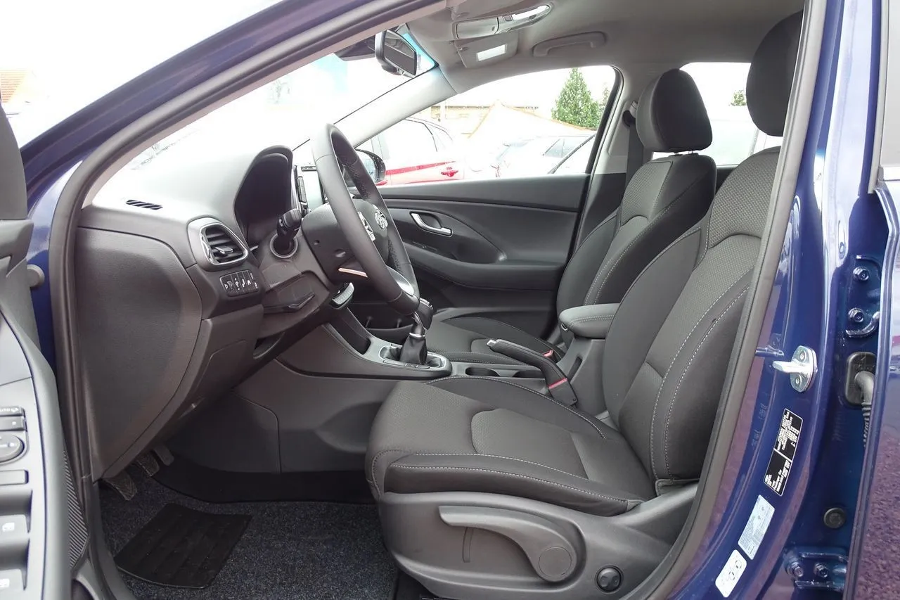 Hyundai i30 CW Kombi 1.4 T-GDI Navi...  Image 9