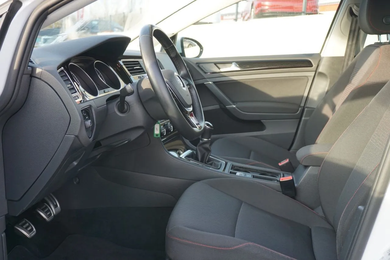 Volkswagen Golf Variant 2.0 TDI Sound...  Image 9