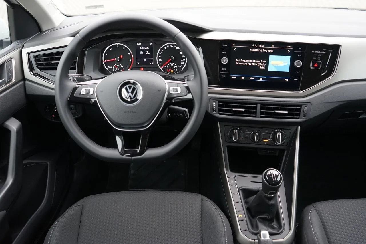 Volkswagen Polo 1.0 TSI Sitzheizung Bluetooth...  Image 9