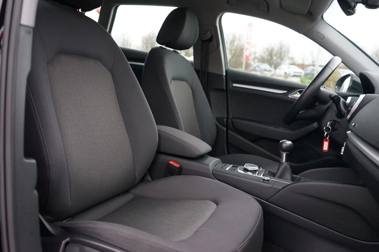 Audi A3 Sportback 2.0 TDI...  Image 9