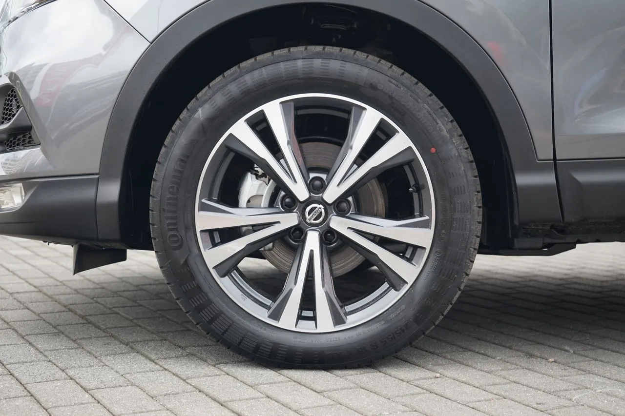 Nissan Qashqai 1.3 DIG-T...  Image 9