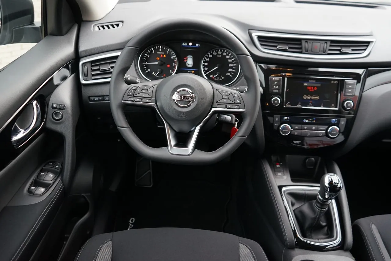Nissan Qashqai 1.3 DIG-T...  Image 9