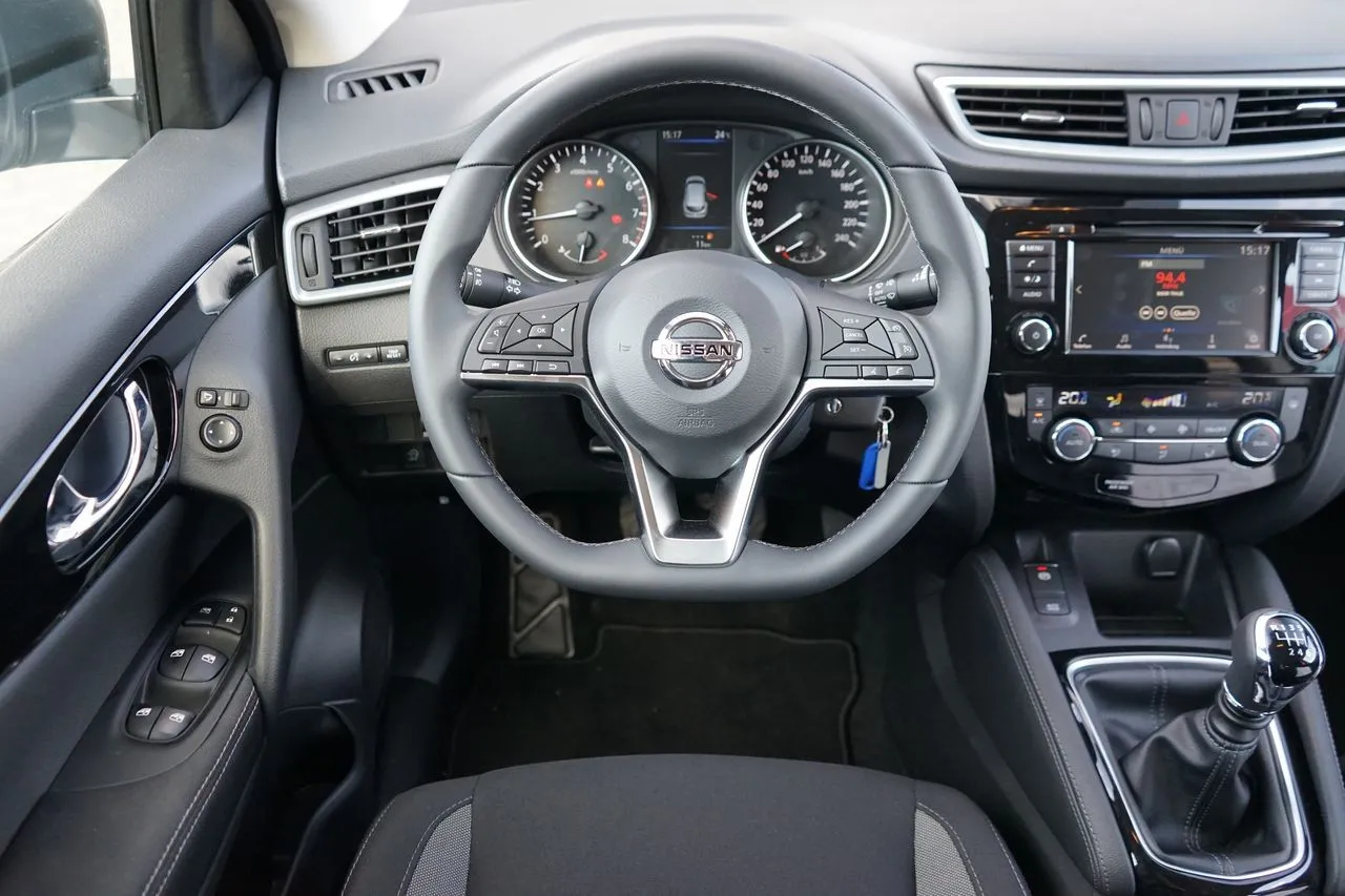 Nissan Qashqai 1.3 DIG-T...  Image 9