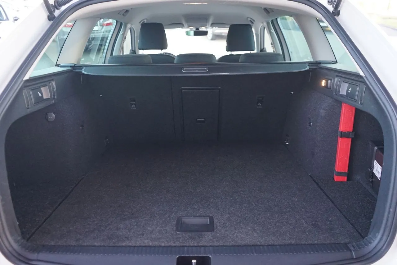 Skoda Octavia Combi 1.4 TSI Style DSG...  Image 9