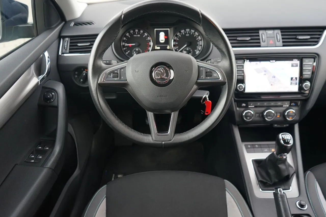 Skoda Octavia Combi 2.0 TDI Joy...  Image 9