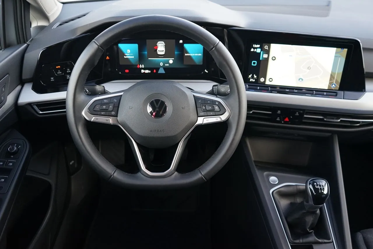 Volkswagen Golf VIII 1.5 TSI Life Navi...  Image 9