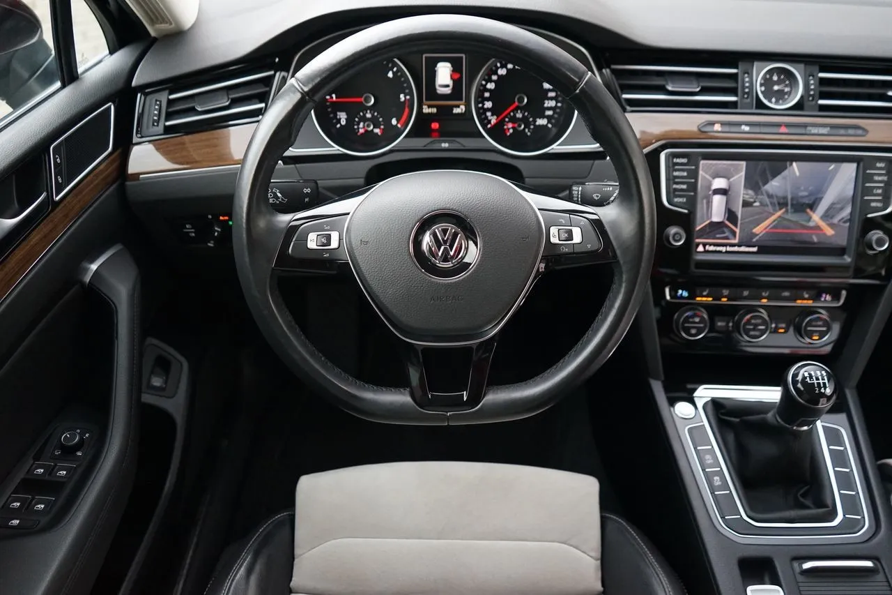 Volkswagen Passat Variant 2.0 TDI Highline...  Image 9