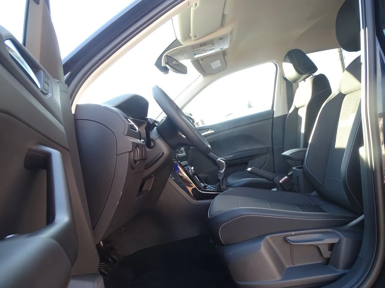 Volkswagen T-Cross 1.0 TSI Navi Sitzheizung LED  Image 9