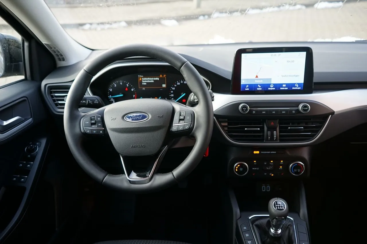 Ford Focus Turnier 1.0 EB Navi...  Image 9