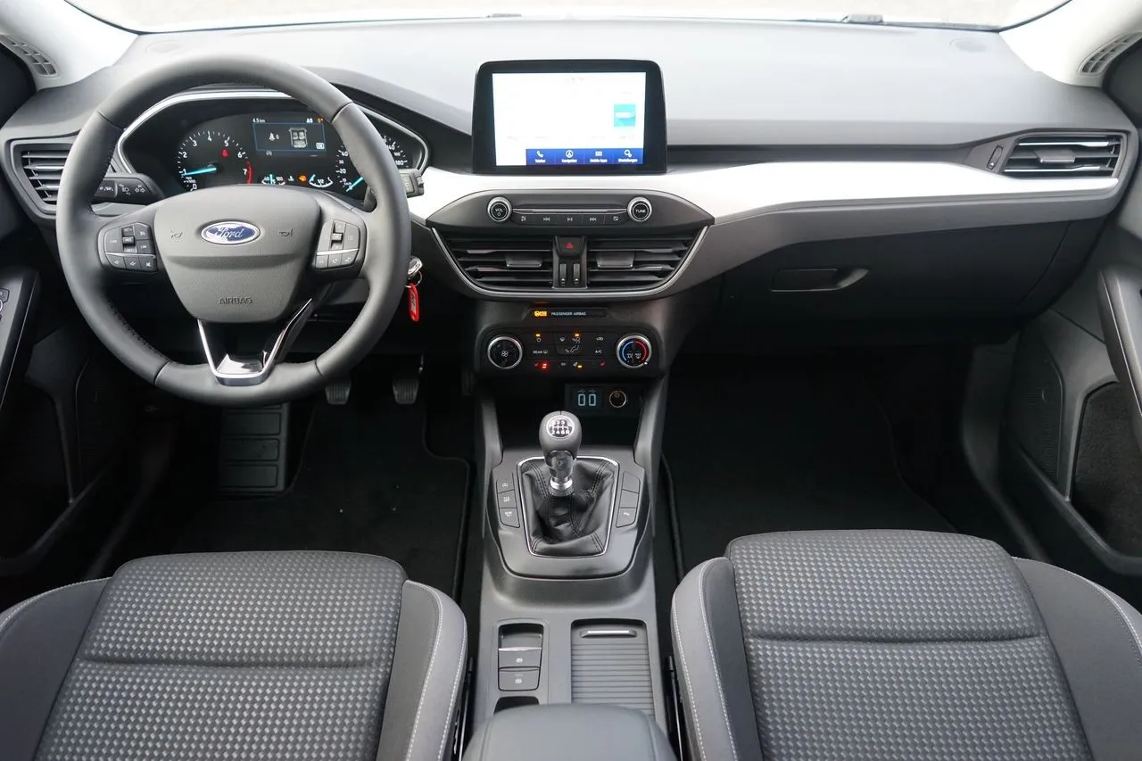 Ford Focus Turnier 1.0 EB Navi...  Image 9