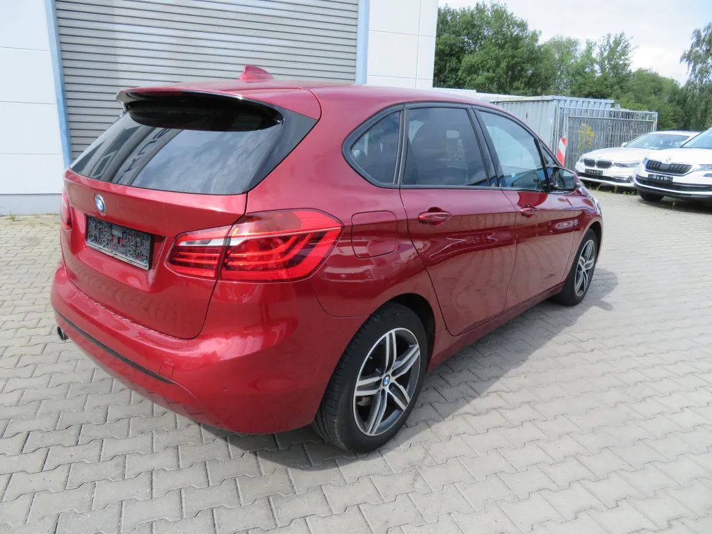 BMW 218 ACTIVE TOURER D SPORT LINE*NAVI*KEYGO*AHK* Image 10