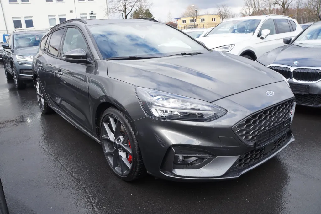 Ford Focus TURNIER 2,3 ST*PERFORMANCE*NAVI*IACC* Image 7
