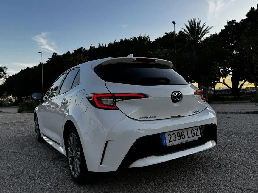 Toyota Corolla 125H Feel! Image 3