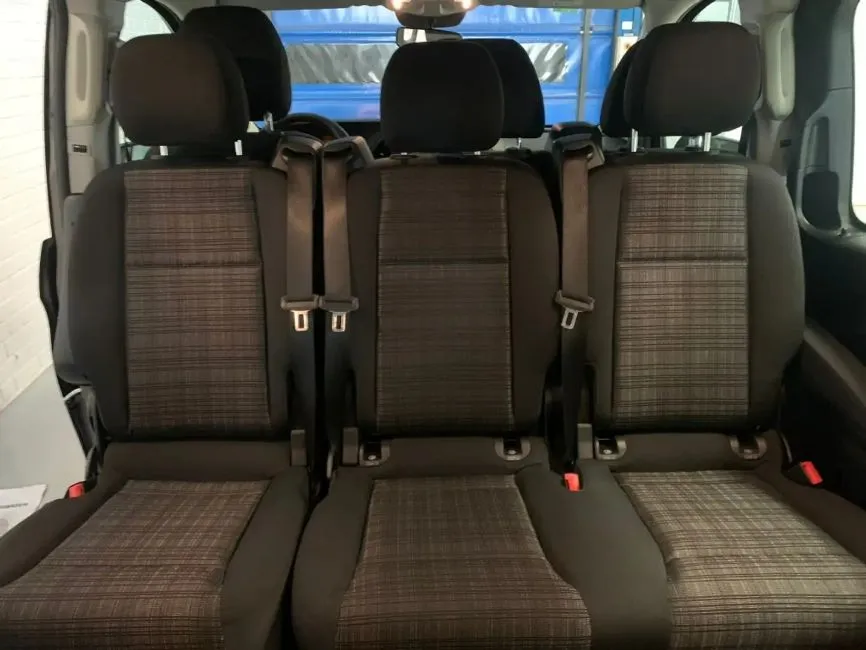 Mercedes-Benz Vito Tourer 111 CDI Select Extralarga Image 11