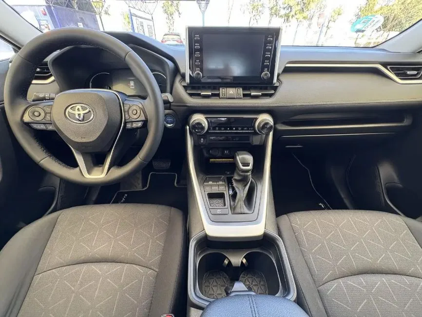 Toyota RAV 4 2.5 hybrid 4WD Advance Image 3