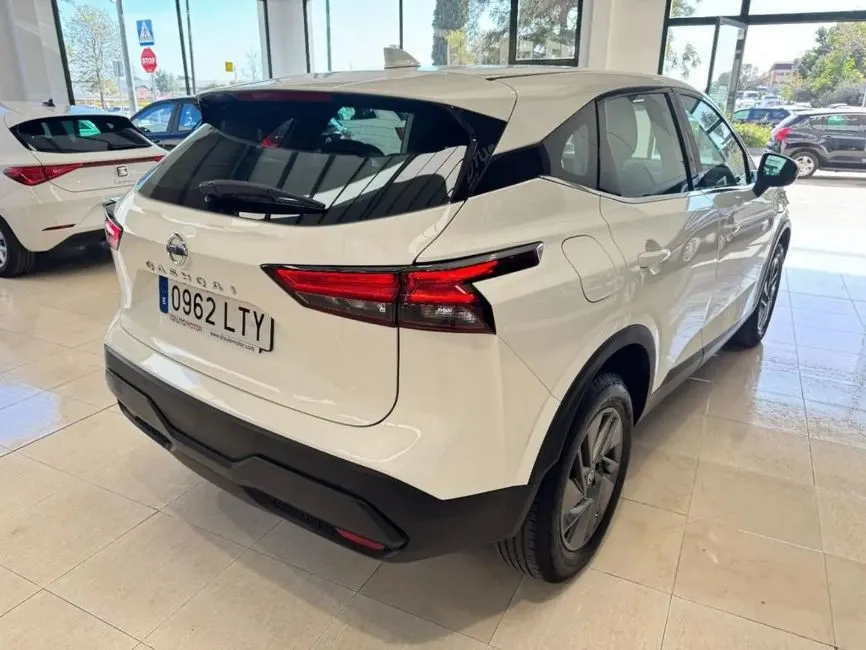 Nissan Qashqai DIGT mHEV 4x2 Acenta Image 2