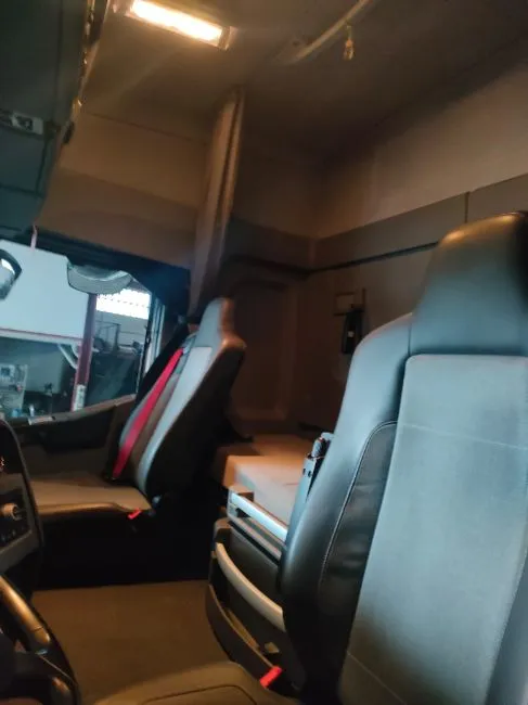 Renault 460 T  Image 8