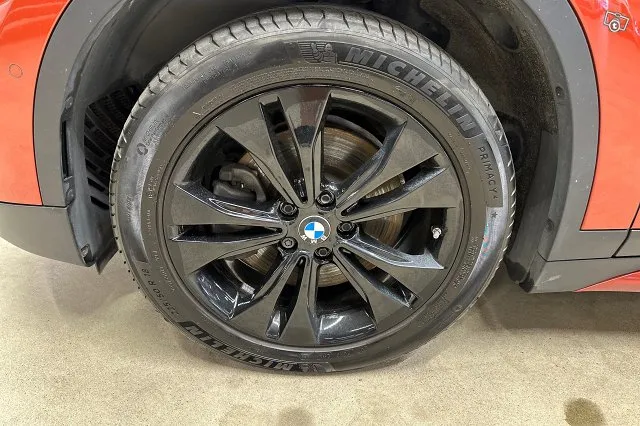BMW X1 XDRIVE 25e Sport line * Vetokoukku / HUD / Sunset orange väri / Navigointijärjestelmä / ALV * Image 9