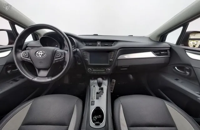Toyota Avensis 1,8 Valvematic Active Edition Sedan Multidrive S / Lohko+sisä / Vakkari / P-Kamera / Kaistavahti / Image 9