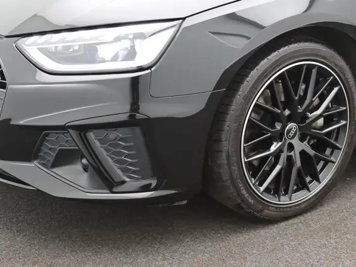 AUDI A4  Image 2