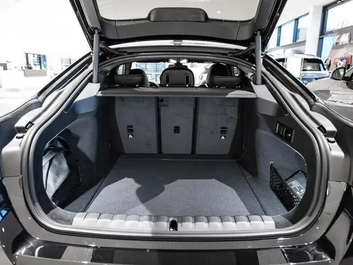 BMW i4  Image 4